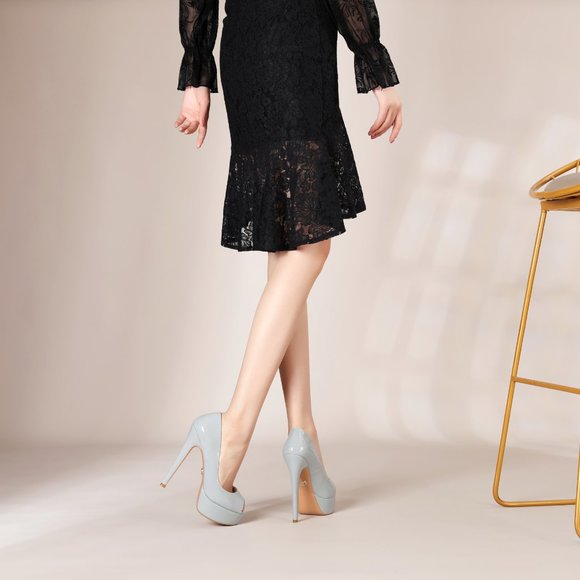 Petit Cadeau Danielle - Classy Peep Toe Pumps, 6" Heels and 1.5" Platform NEW! - Picture 8 of 8